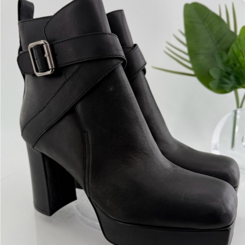 Jeffrey Campbell Amuse Black Ankle Boots